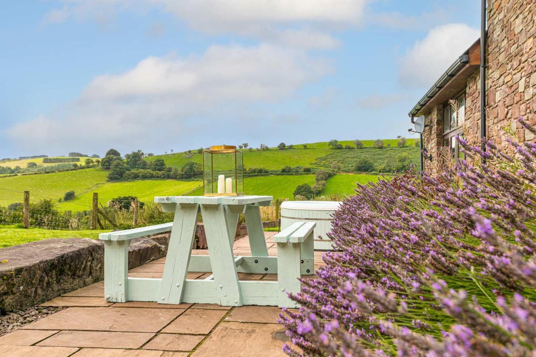 Hilltop View With Hot Tub Brecon Bagian luar foto